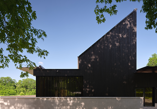 The University of Toronto’s Koffler Scientific Reserve includes a glulam curtainwall and charred cedar cladding, a traditional Japanese method of protecting wood from insect infestations, moisture intrusion and fire.