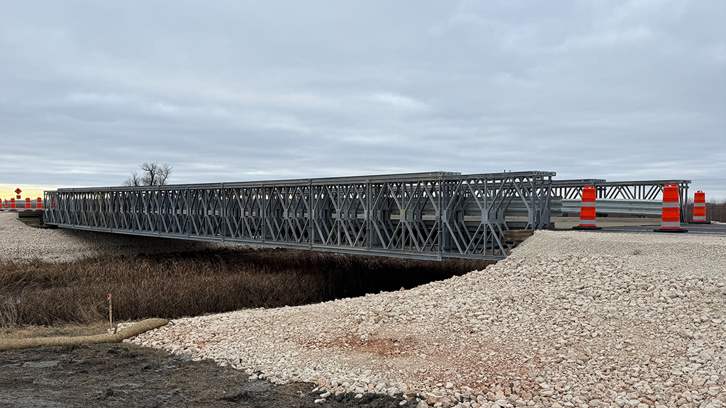 Manitoba deploys modular bridge to bypass failing Morris River crossing