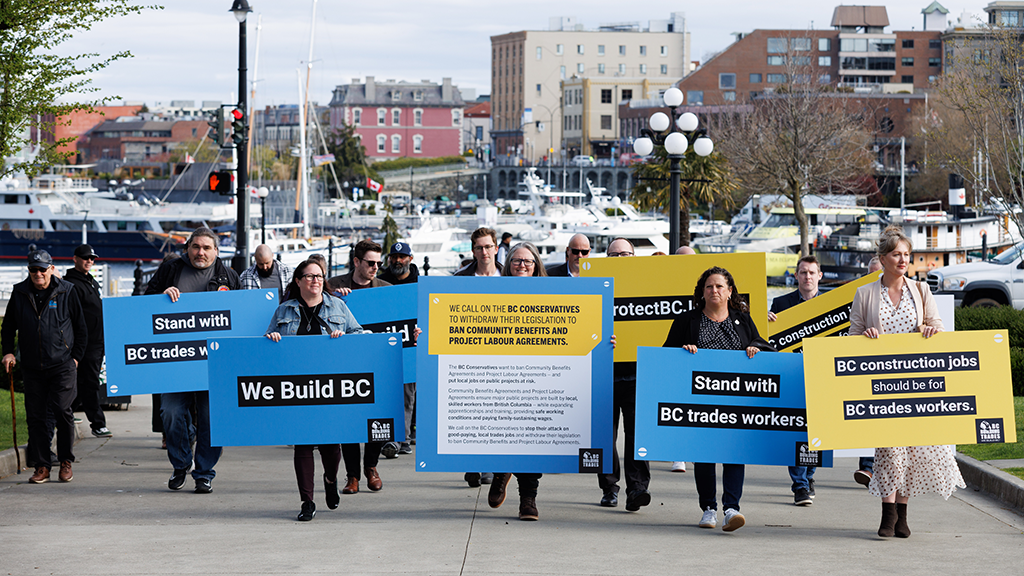 UPDATE: Workers descend on B.C. legislature advocating for and against 'labour neutral' bill