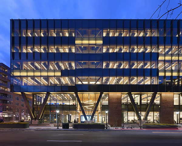 The six-storey, 116,000-square-foot Amy Hartman facility at the University of Pennsylvania was conceived “connect building occupants, who work in a digital realm, back to the natural world.”
