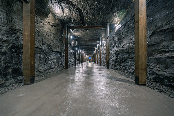 An original tunnel built in 1903 that was previously closed during the Second World War is included in the work. Shown is new platform tunnel Âé¶ą´«Ă˝Ół».